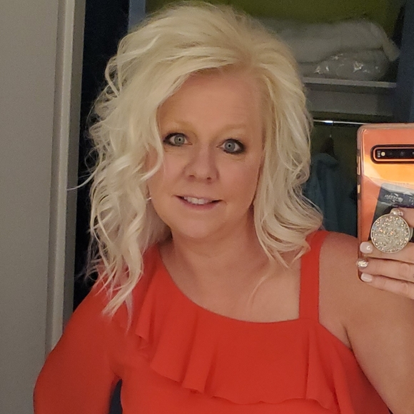 Meet your Posher, Bobbie - Picture 1 of 1